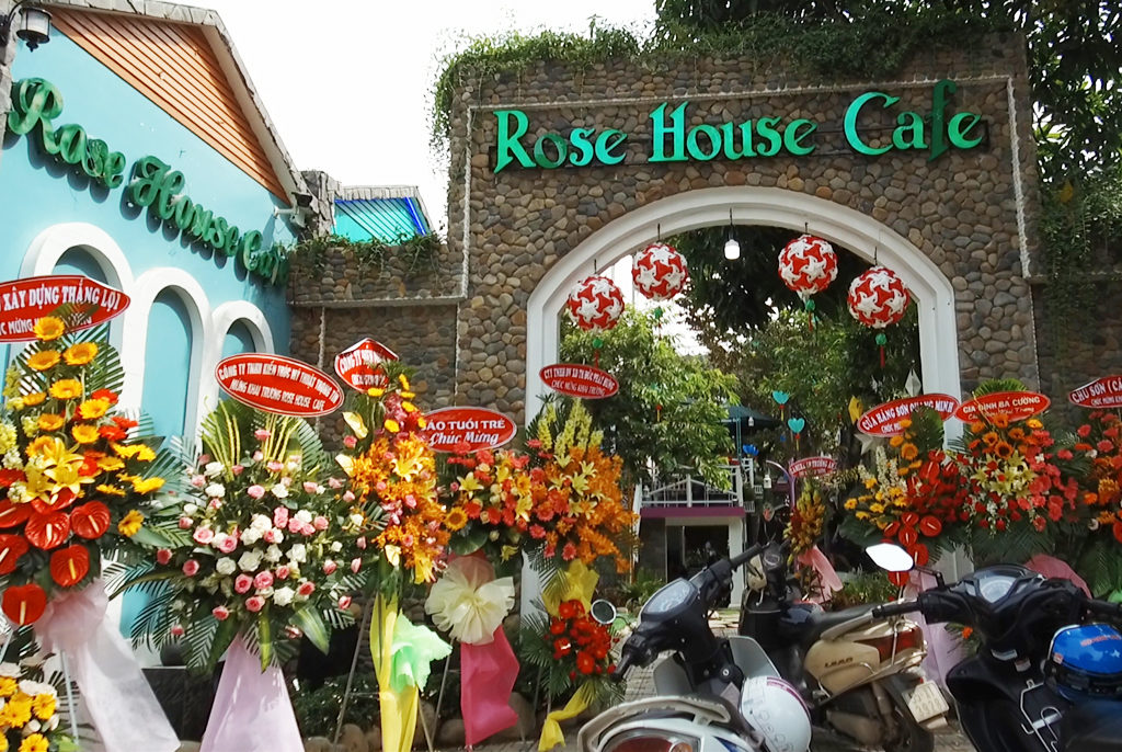 Rose House Café – địa điểm mới nổi hút “team sống ảo” Bình Dương