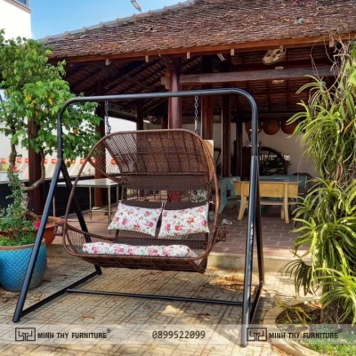 Xích đu mây nhựa Minh Thy tại resort 5 sao ngoài trời